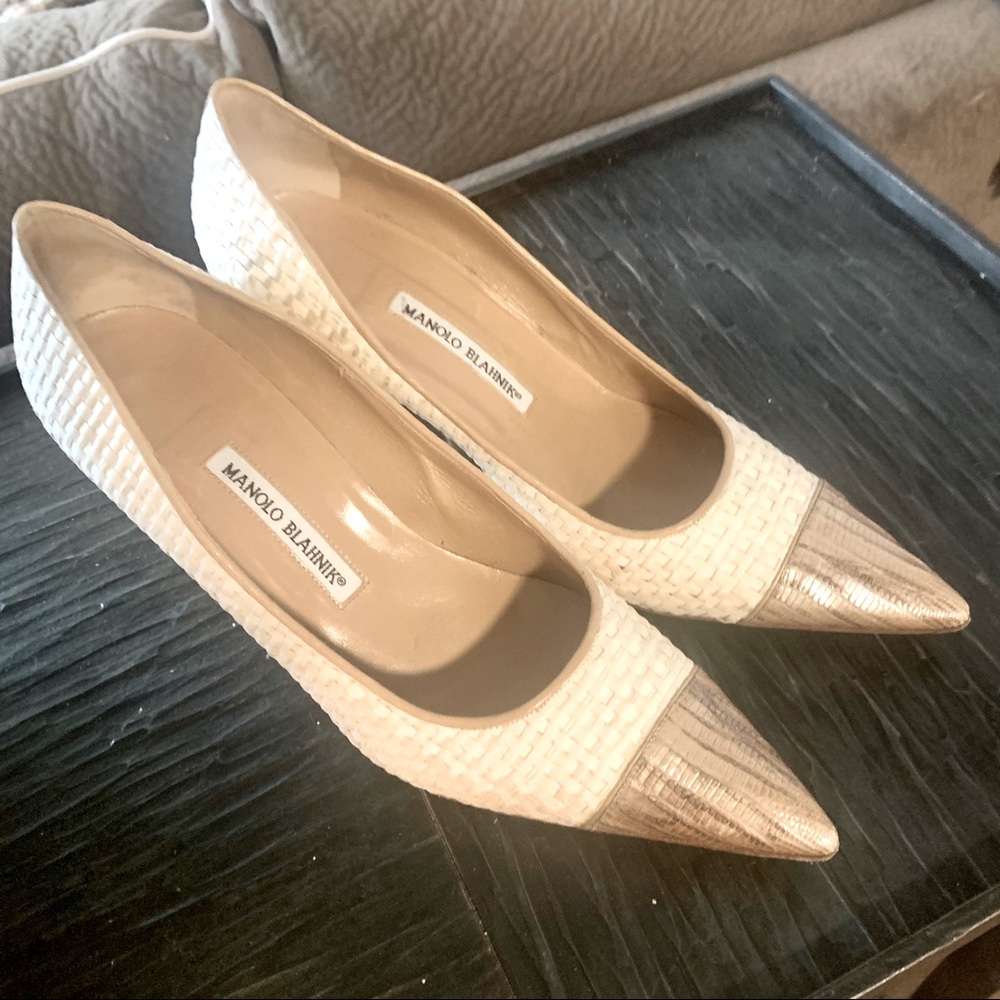 Rare Manolo Blahnik tapered toe Size 41 cream with rattan and croc type d…